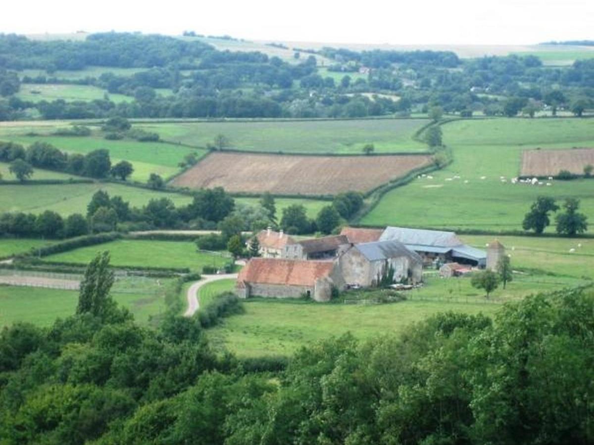 Gite Les Aubues Lormes Exteriör bild